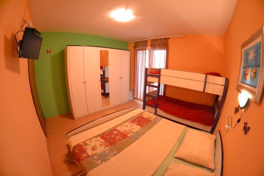 Apartmani Jenny I Tania 로파르 외부 사진