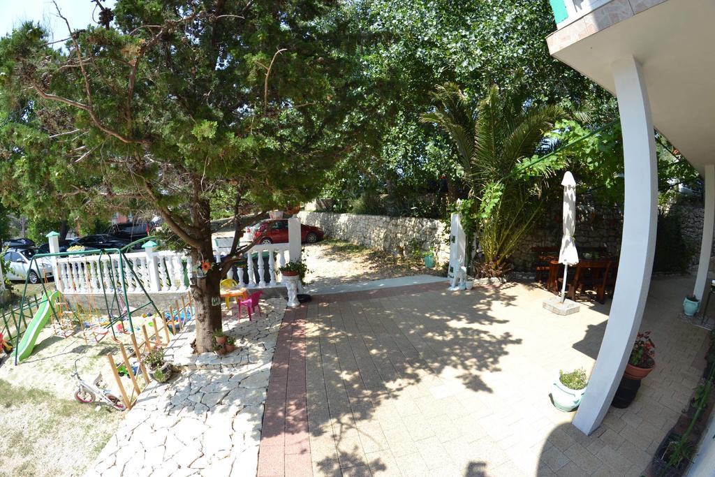 Apartmani Jenny I Tania 로파르 외부 사진