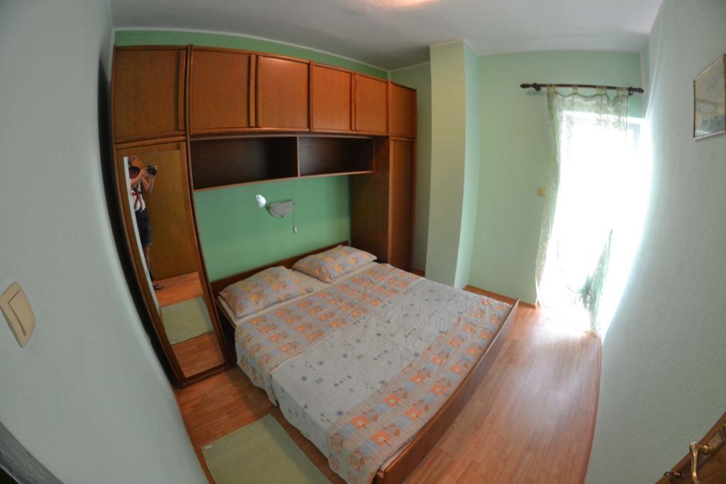 Apartmani Jenny I Tania 로파르 외부 사진
