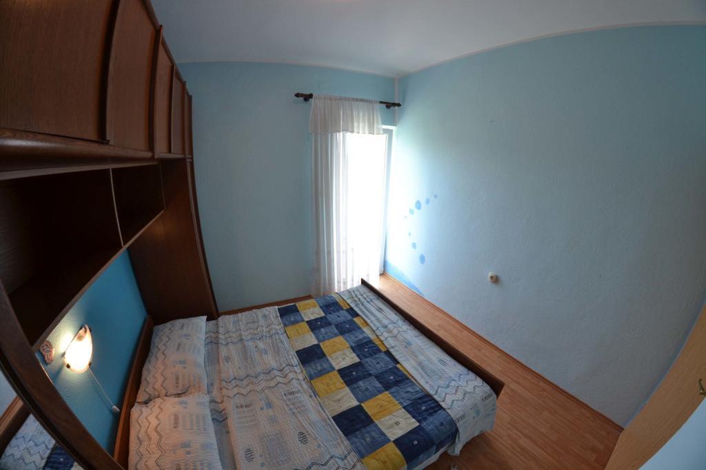 Apartmani Jenny I Tania 로파르 외부 사진