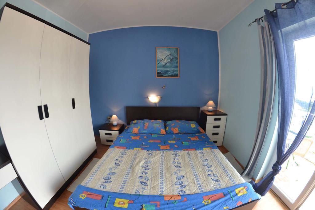 Apartmani Jenny I Tania 로파르 외부 사진