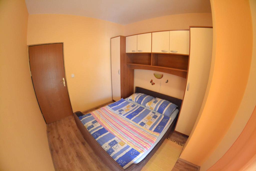 Apartmani Jenny I Tania 로파르 외부 사진