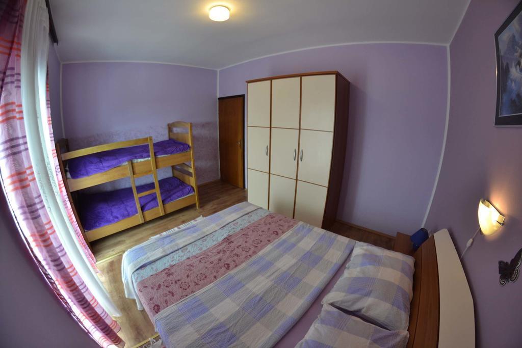 Apartmani Jenny I Tania 로파르 외부 사진