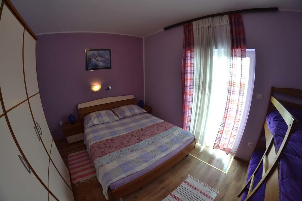 Apartmani Jenny I Tania 로파르 외부 사진