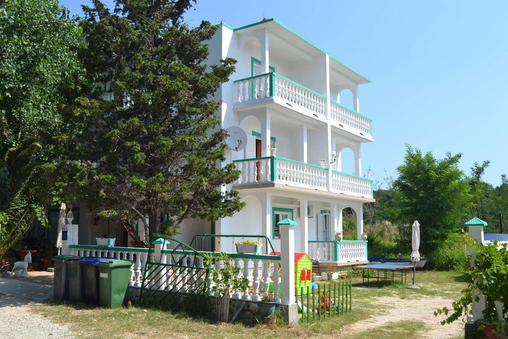Apartmani Jenny I Tania 로파르 외부 사진