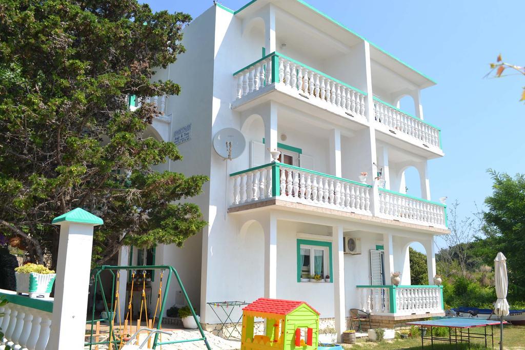 Apartmani Jenny I Tania 로파르 외부 사진